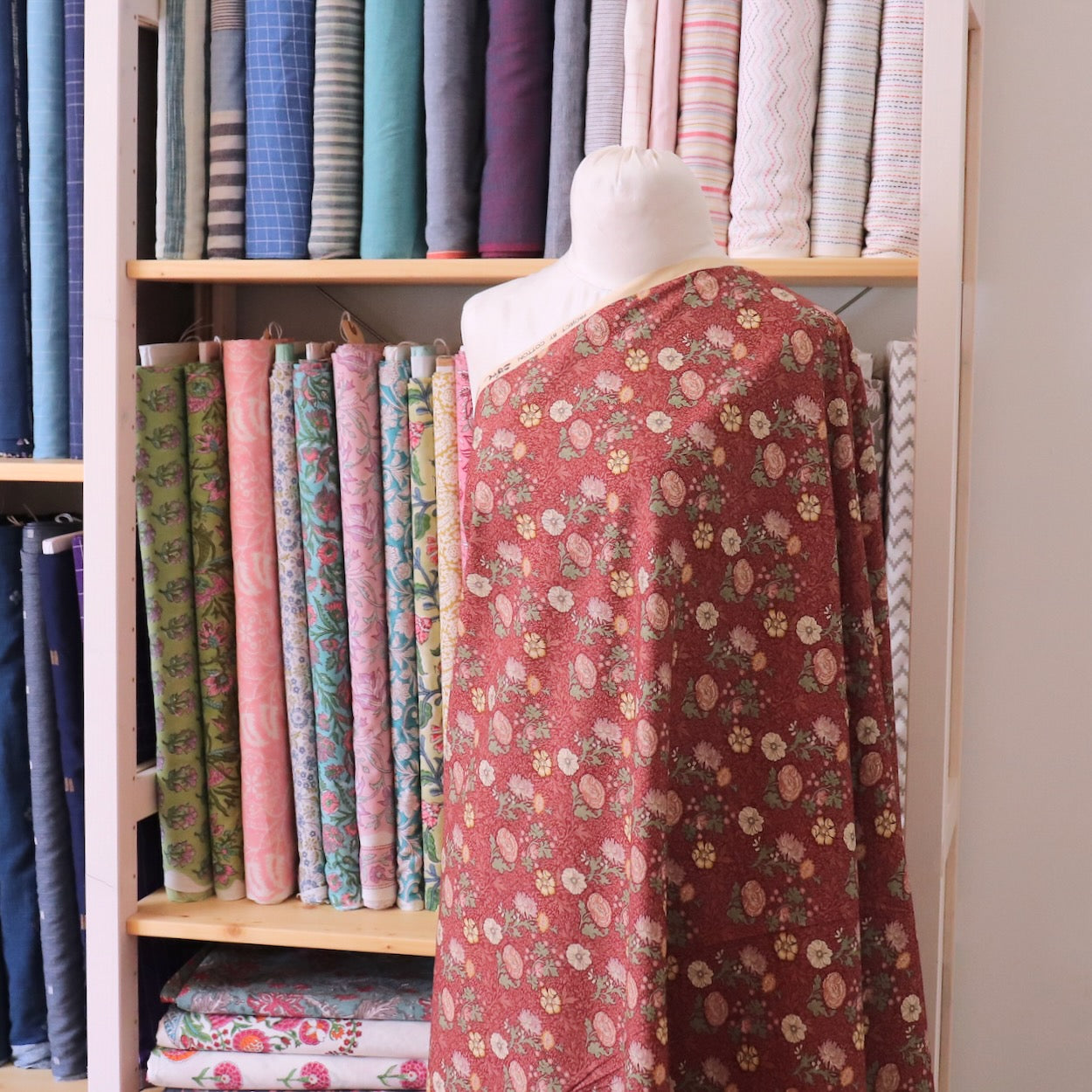 Morrisian Floral Japanese Cotton — Cranberry Red
