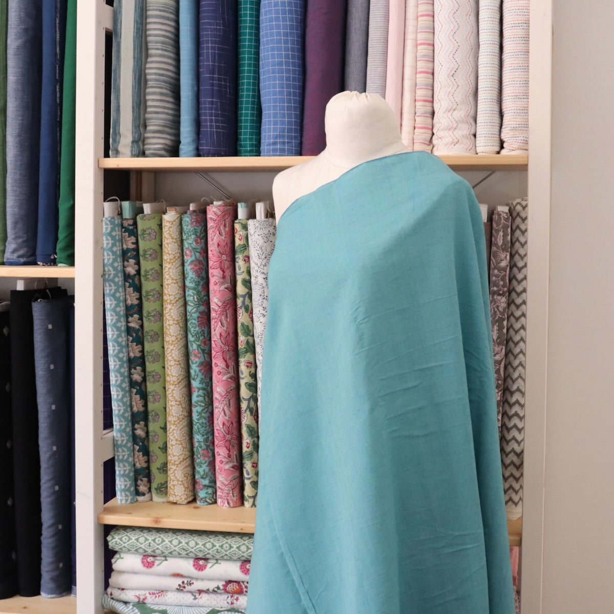 blue green shot cotton handwoven peppered fabric