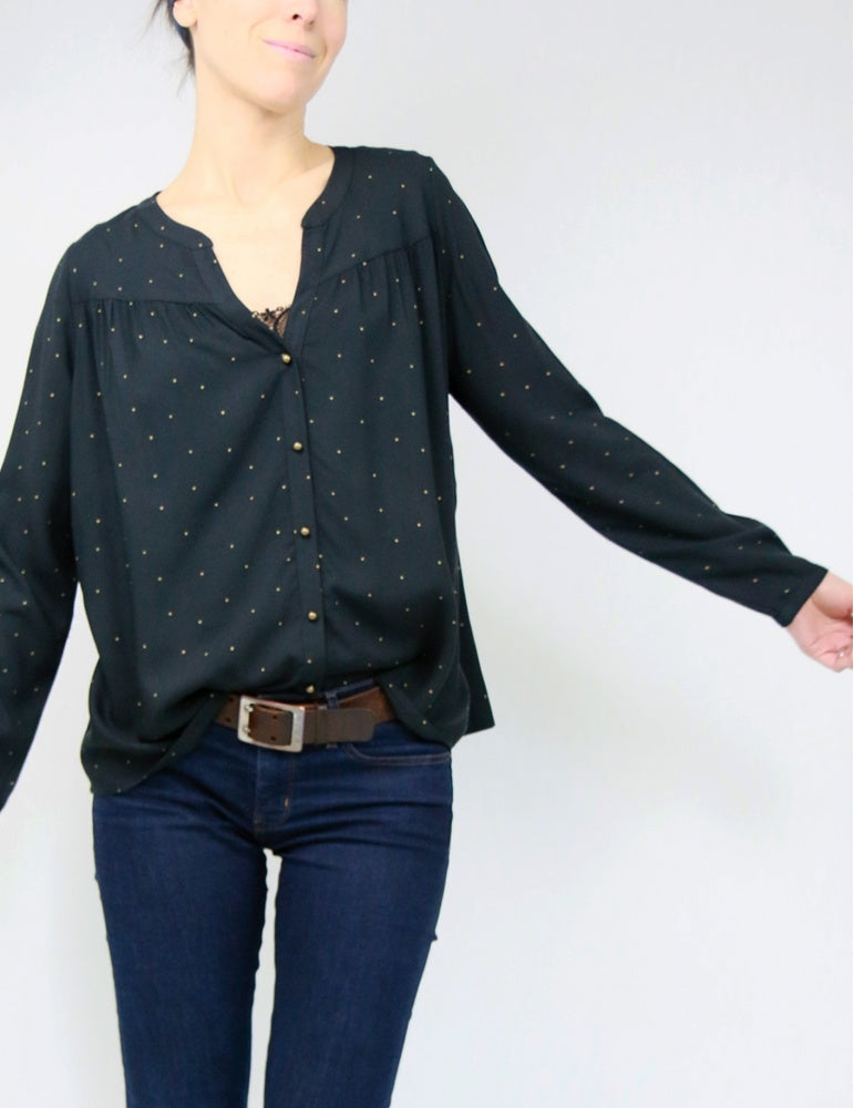 envol top or blouse sewing pattern by atelier scammit