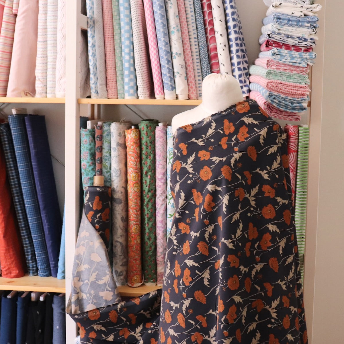 hokkoh poppies corduroy cotton fabric Made in Japan navy blue floral print