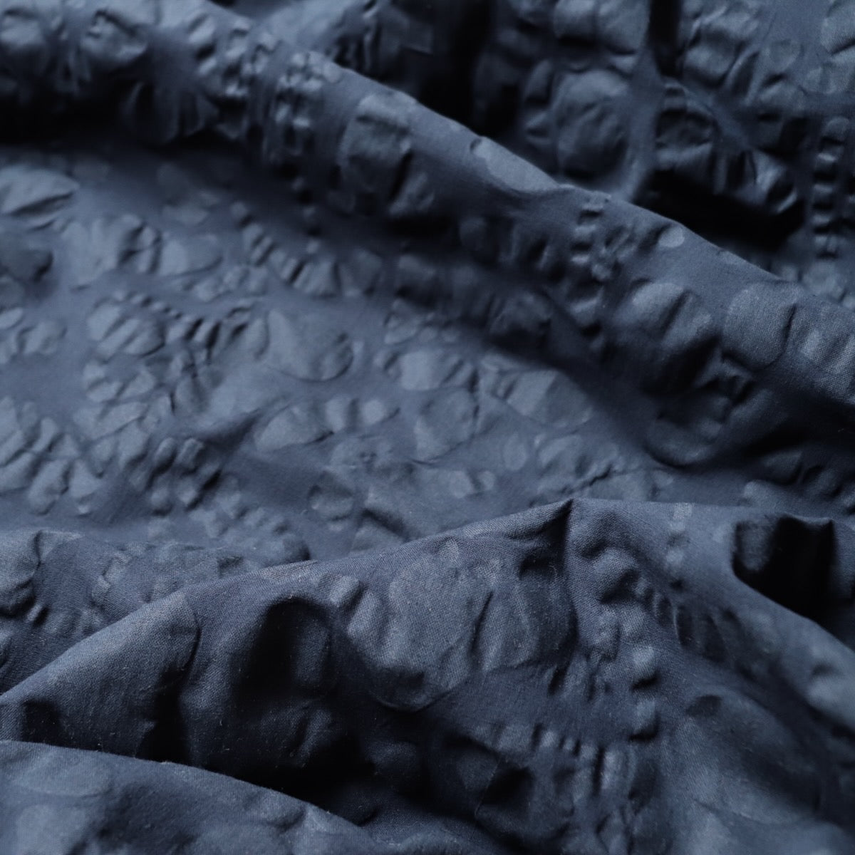 Embossed Floral Cotton Linen — Navy
