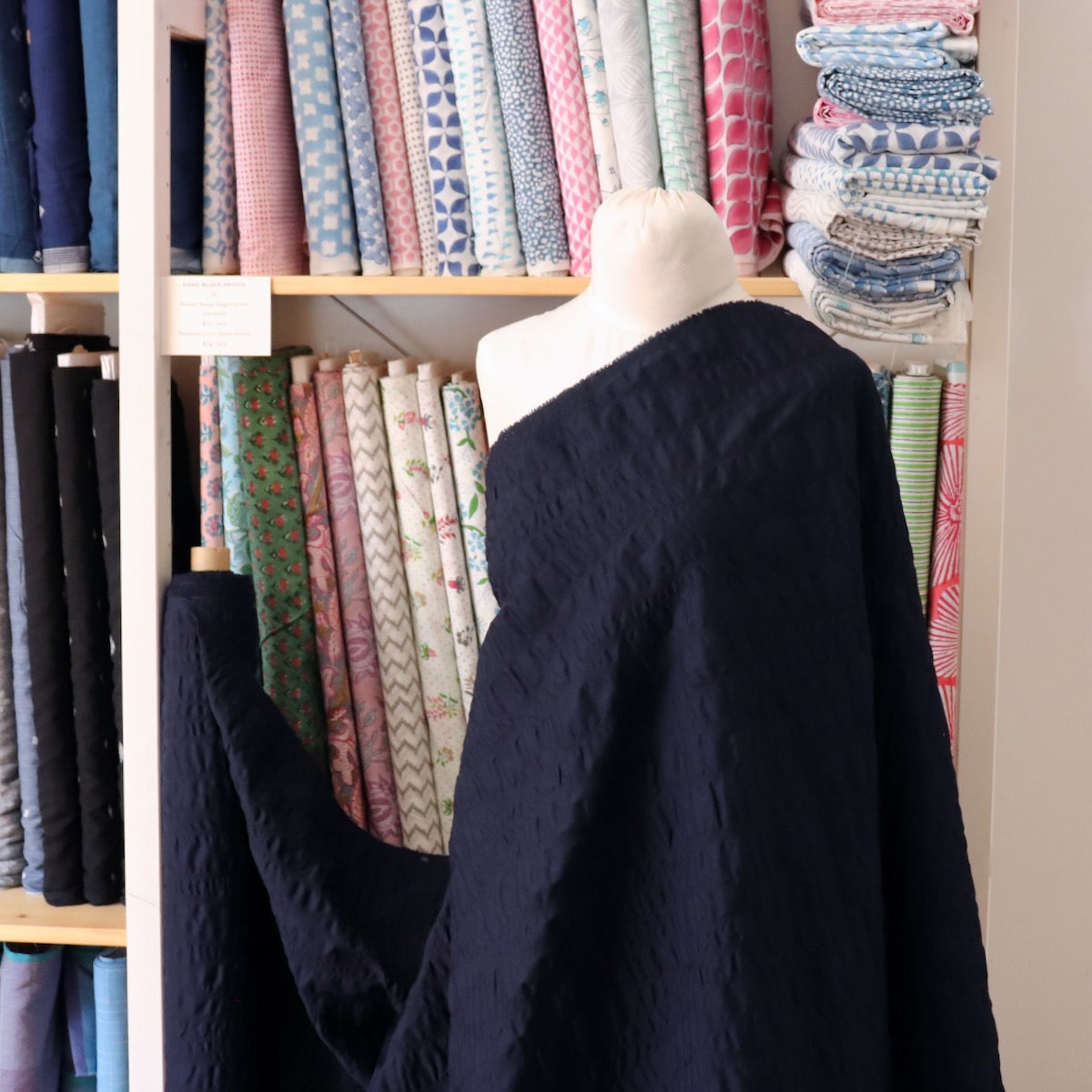 Crinkled Ribbon Stripe — Navy