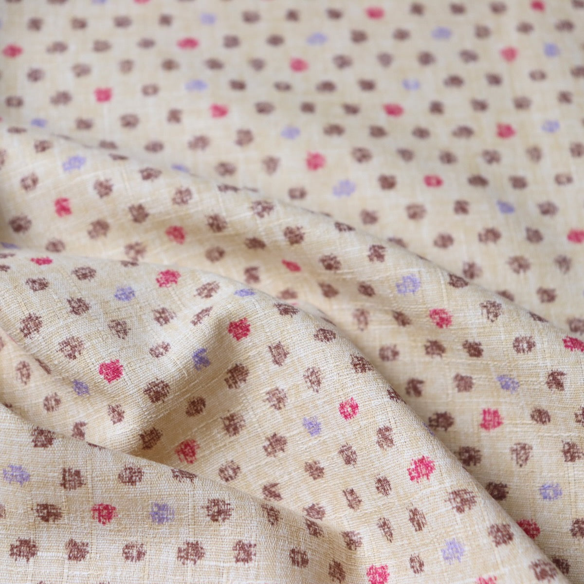 light beige textured cotton fabric with small dots dobby weave Morikiku Japan