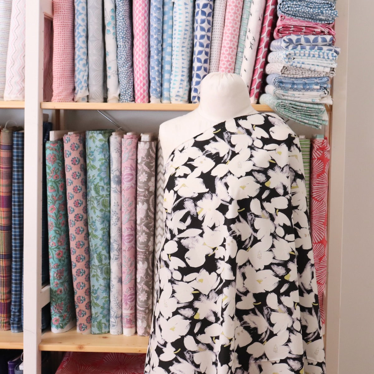 Brushstroke Floral Cotton — Black