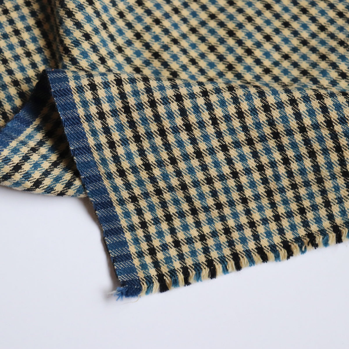 Swatch — Holmesian Houndstooth Handloom Cotton Twill