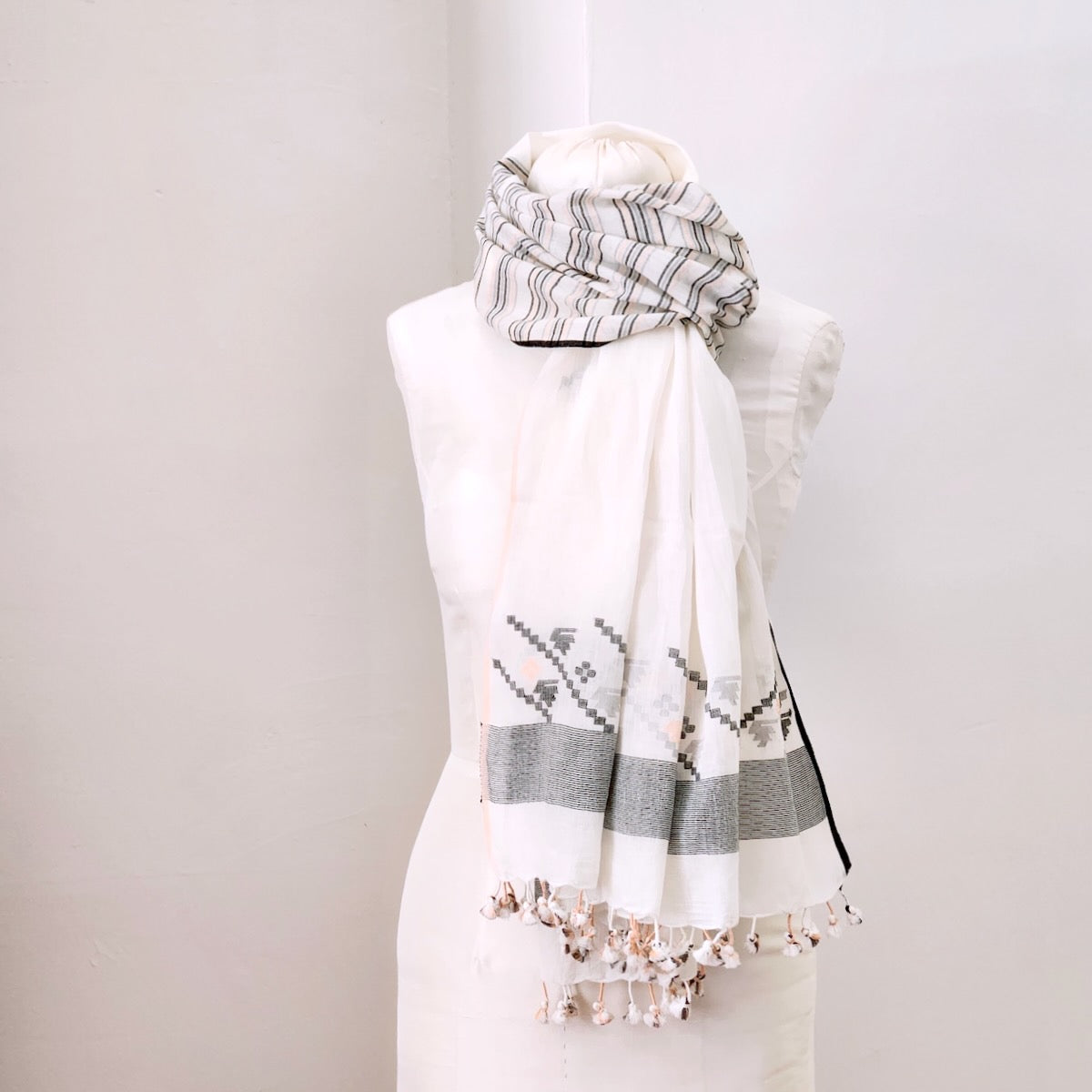 Blossom Handloom Jamdani Scarf