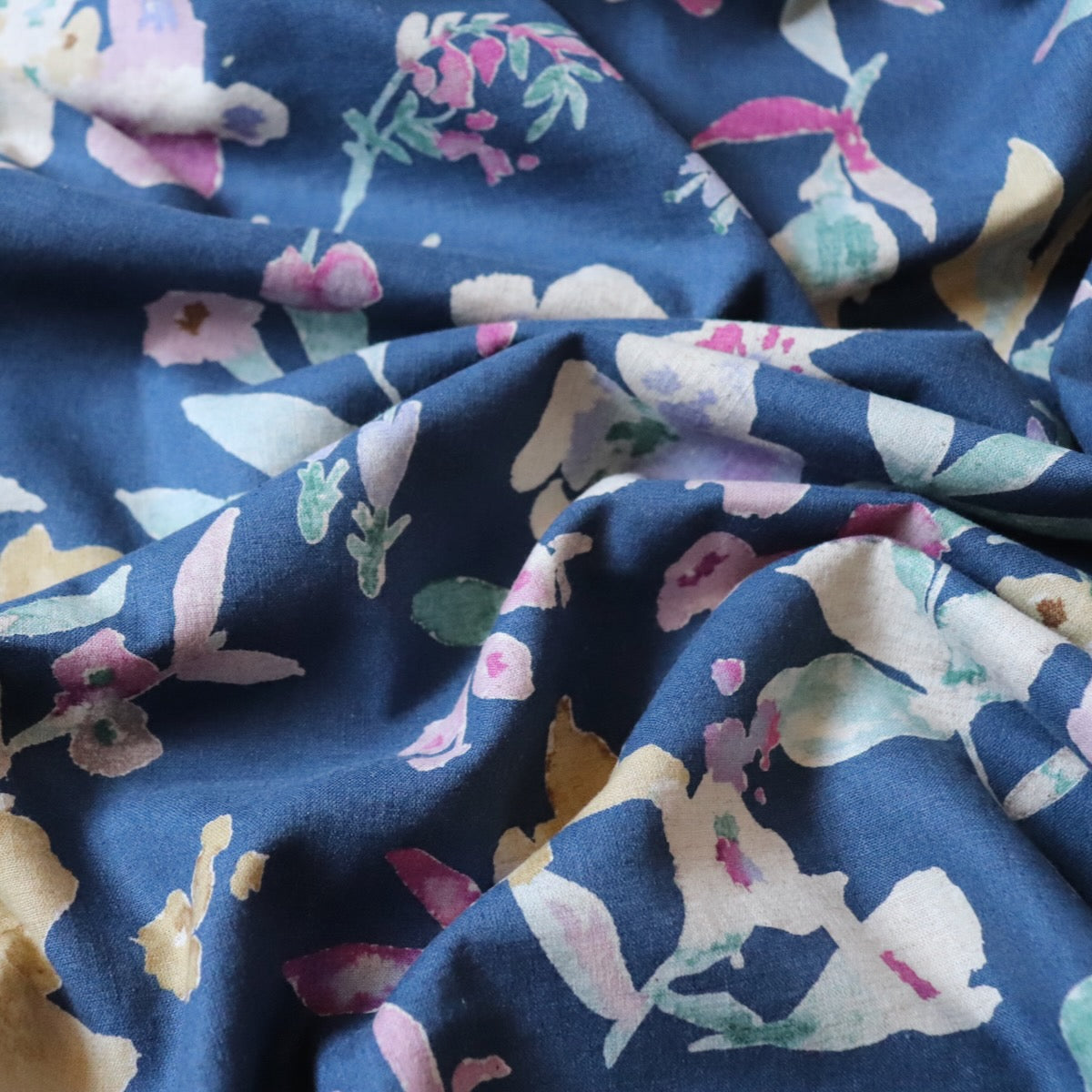 Watercolor Floral Linen Cotton — Blue