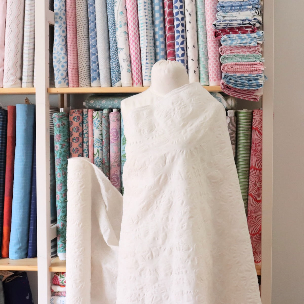 Embossed Floral Cotton Linen — Cream