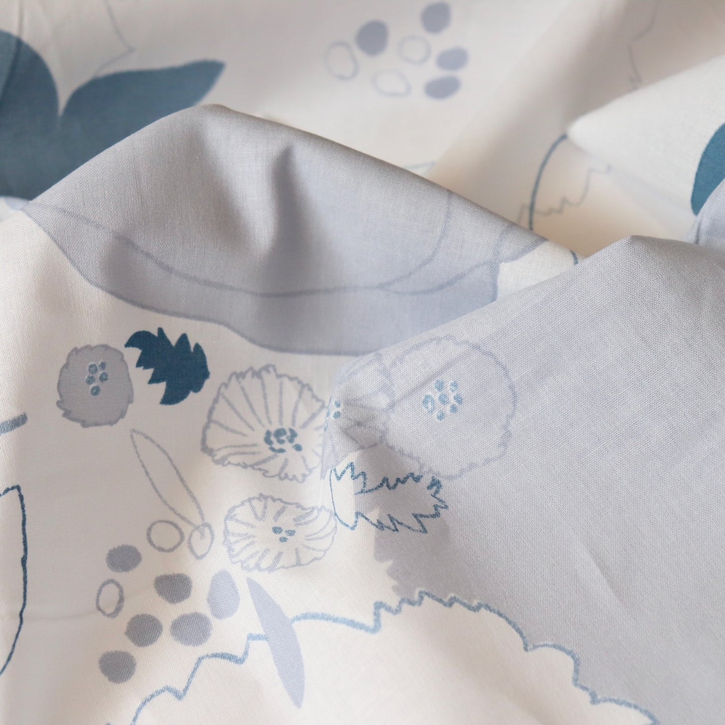 nani iro Waltz linen cotton oversize floral print fabric from Japan