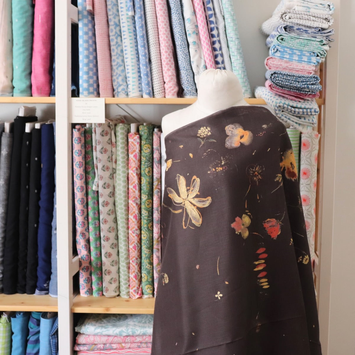 Swatch — Nani Iro Hana no Toki Niwa Linen — Grace