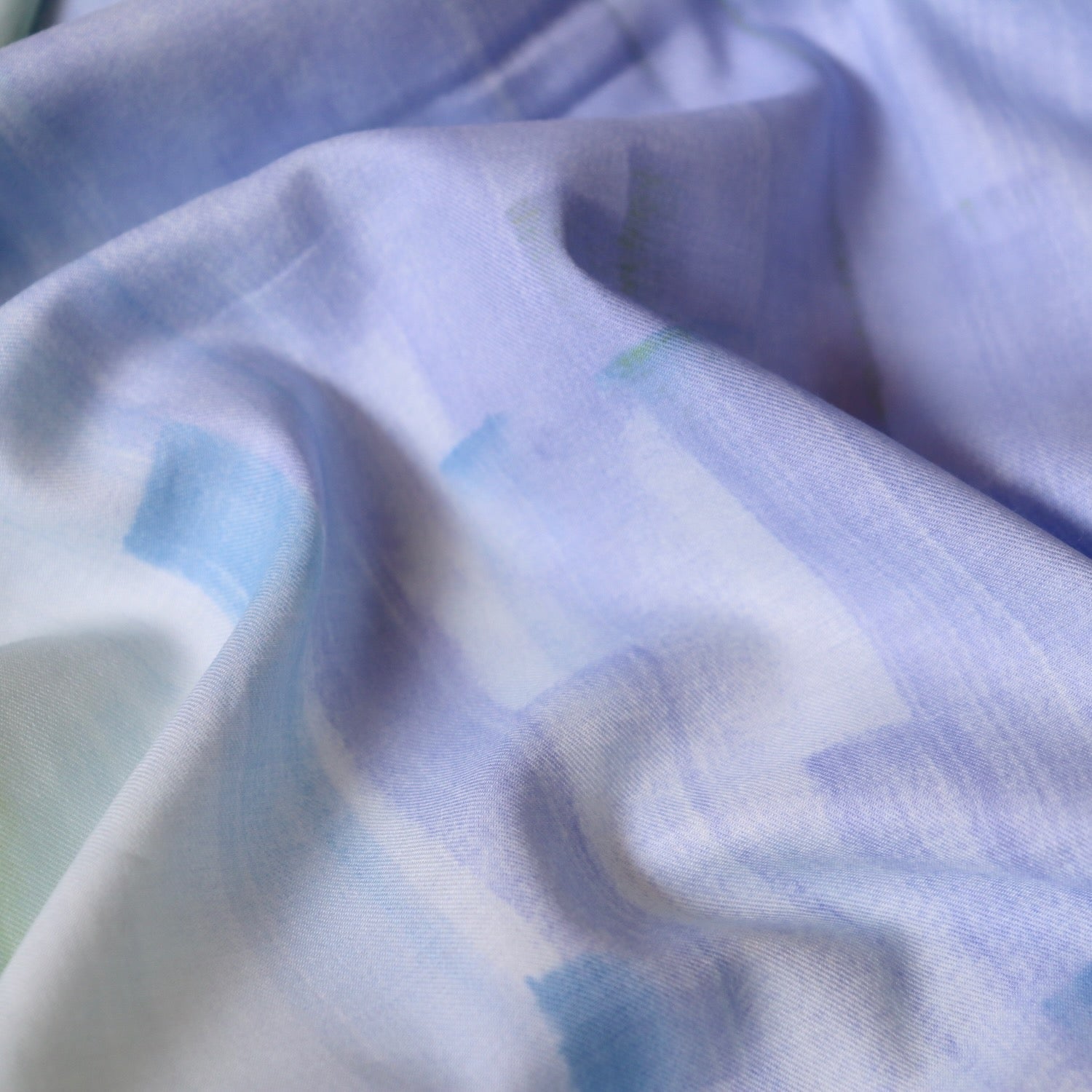 Nani Iro Touch A Chord Cotton Silk Fabric B made in Japan Kokka pale lavender blue painterly print