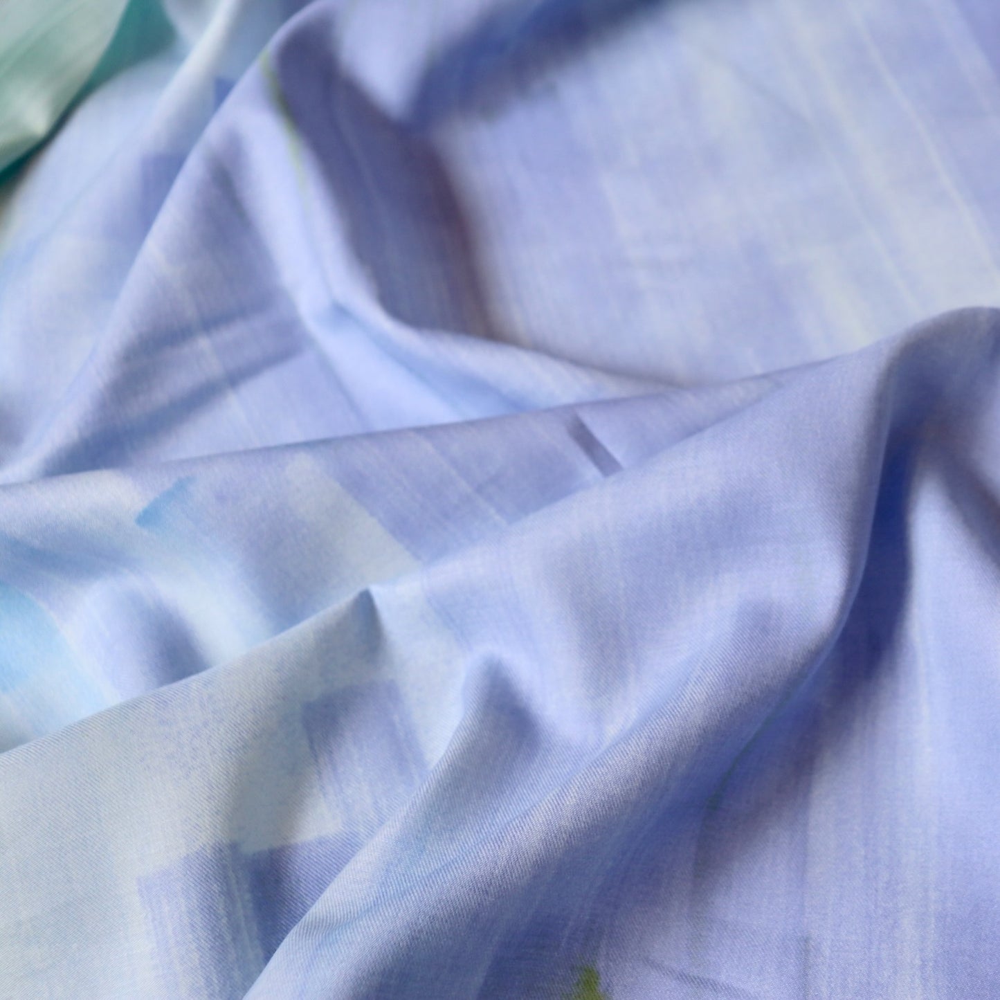 Nani Iro Touch A Chord Cotton Silk Fabric B made in Japan Kokka pale lavender blue painterly print