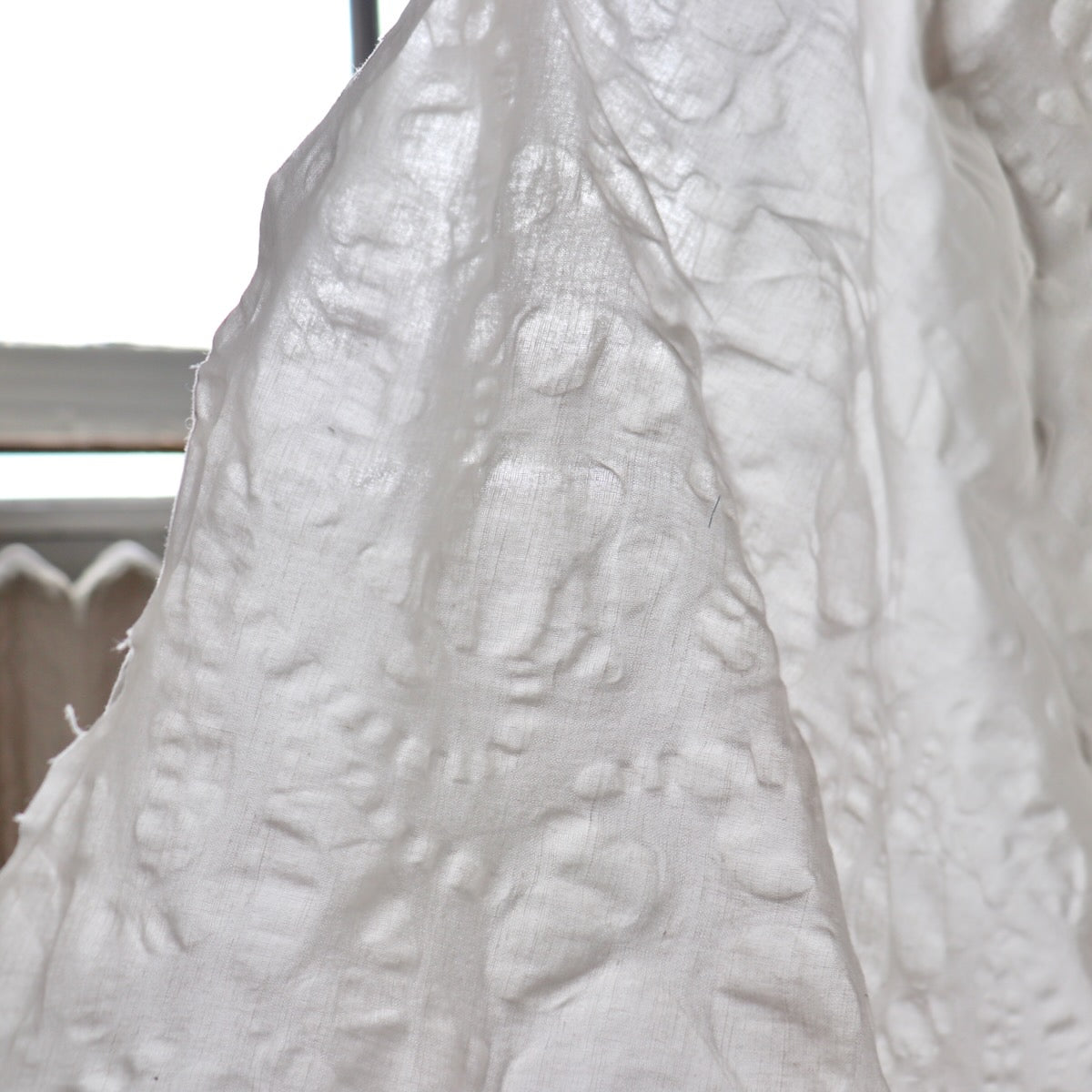 Embossed Floral Cotton Linen — Cream