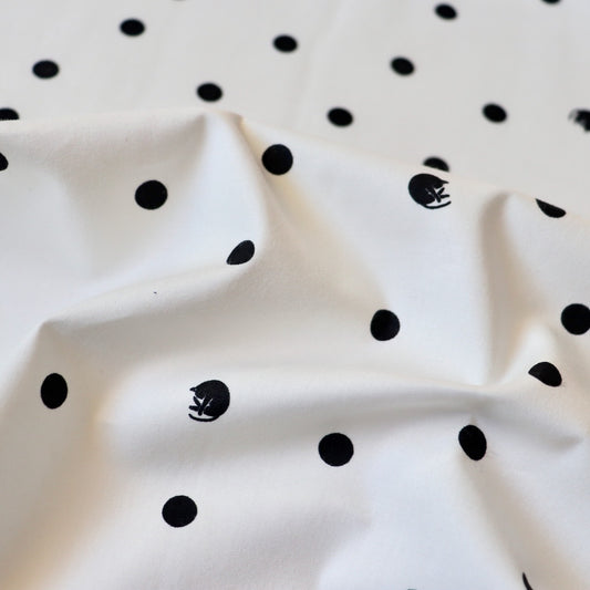 polka dot fabric with sleepy cats white
and black cotton sateen from Japan
