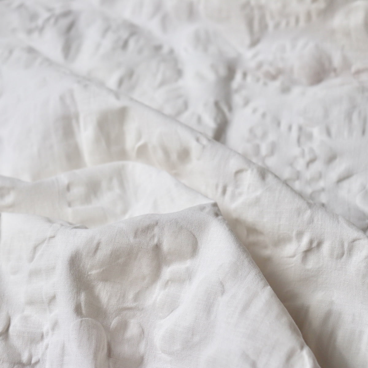 Embossed Floral Cotton Linen — Cream