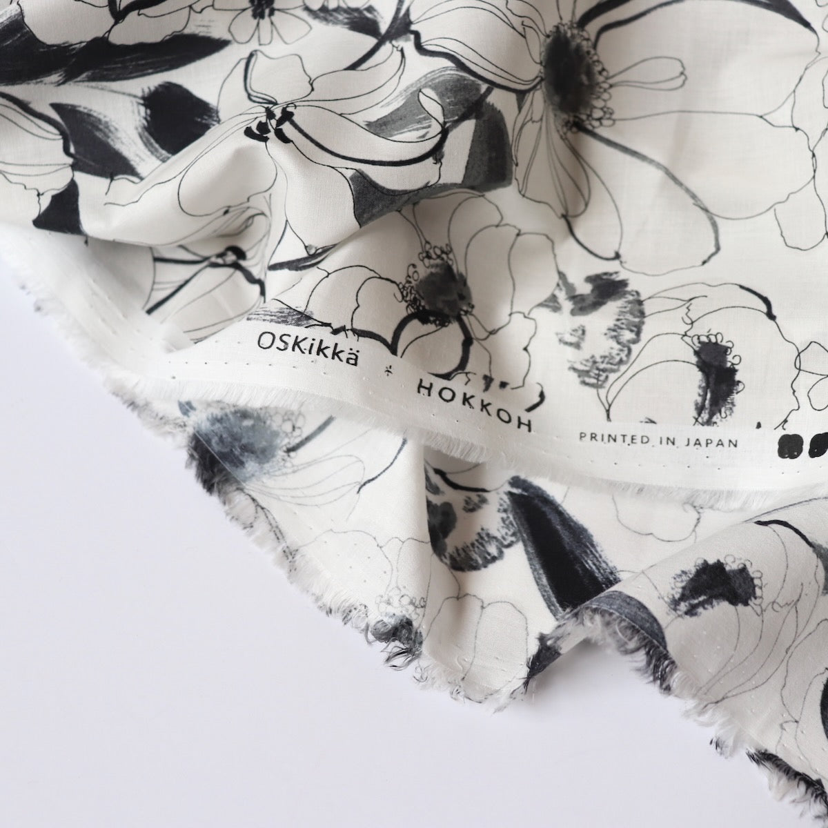 Swatch — Lilies Cotton Lawn — Pearl White